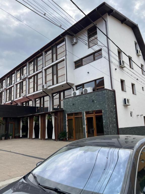 Hotel Palace Târgu Jiu Exterior foto